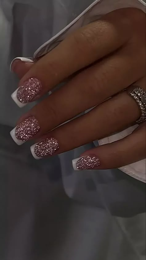 New Years Eve Nail, Glitter French Nails, New Years Nail Designs, New Years Eve Nails, Pinky Rings, Glittery Nails, Fancy Nails Designs, Glitter Gel Nails, Colorful Nails