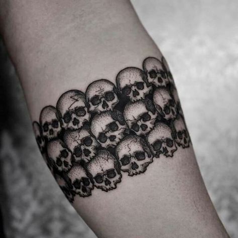 Different Skull Tattoos, Cool Skull Tattoos For Women, Cool Guy Tattoos Ideas For Men, Geometric Tattoo Sleeve Designs Women, Tattoo Ideas Skulls, Different Tattoo Ideas, Gothic Tattoo Ideas, Skull Tattoo Ideas, Armband Tattoos For Men