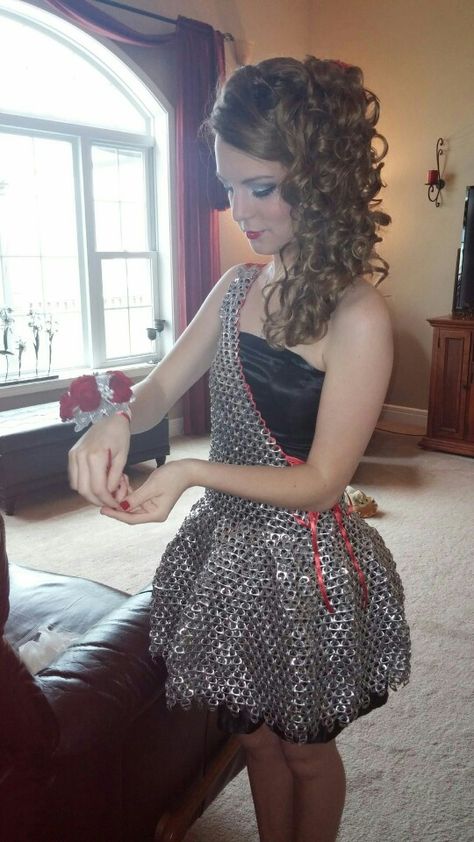 Another pic of my pop tab dress :) Pop Tab Corset, Pop Can Tabs, Pop Tab Crafts, Can Tabs, Chainmail Dress, Diy Recycled Projects, Soda Tabs, Recycled Dress, Pop Tabs