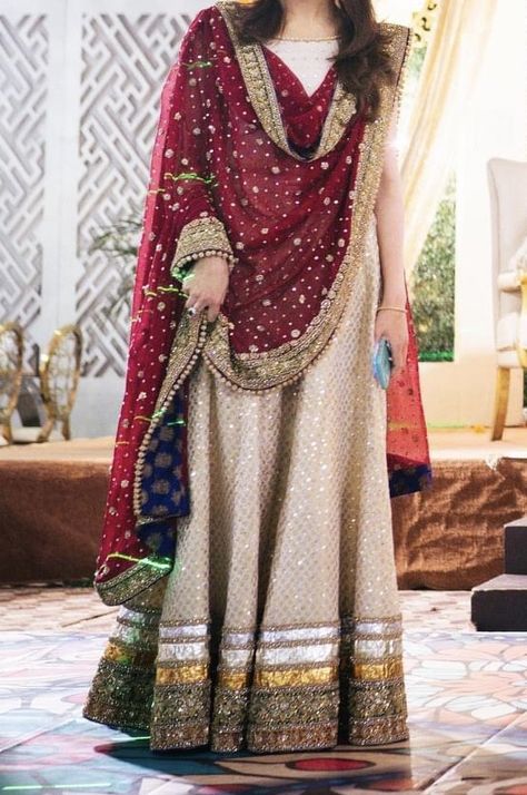 Peshwas Dress Hyderabadi, Wedding Dress Design, Pakistani Formal Dresses, Pakistani Wedding Outfits, Latest Fashion Dresses, Pakistani Fancy Dresses, Pakistani Fashion Party Wear, Beautiful Pakistani Dresses, Fancy Dresses Long