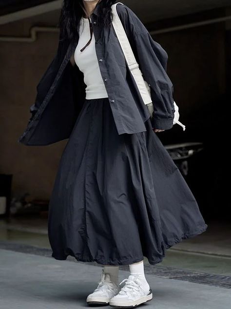 Gorgeous!! I have no words!! Japanese Skirt Outfits, Japan Street Style Women, Japanese Street Fashion Women, Long Skirt Ideas, Japanese Womens Fashion, Japanese Style Outfits, Japanese Outfits Casual, Japan Fashion Casual, Japanese Skirt