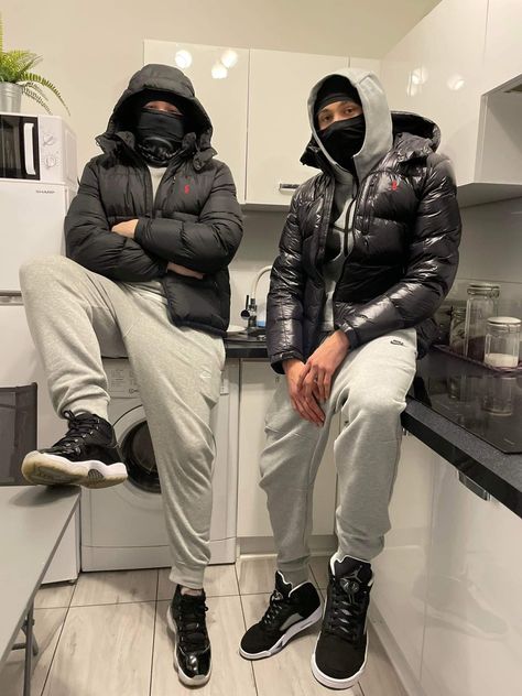 Uk drip Drill Artists Uk, Drill Uk Outfit, Ny Drip Outfit Men, Uk Drip Outfits Men Winter, Gangster Look Men, Uk Drill Aesthetic, Uk Drill Outfit, Uk Drill Drip, Uk Gangster