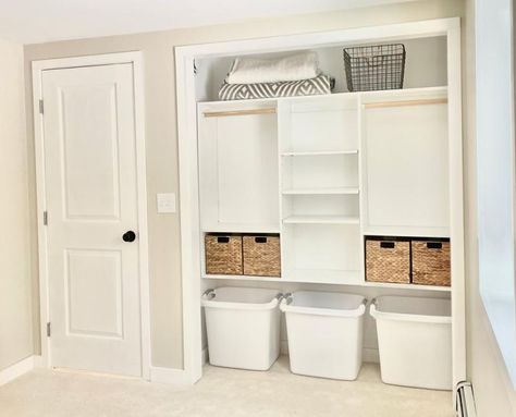 Closet Wall Organizer, Closet Organizer Plans, Free Standing Closet, Diy Toy Storage, Shelf Bins, Modern Outdoor Chairs, Toy Storage Solutions, Closet Rods, Big Closets