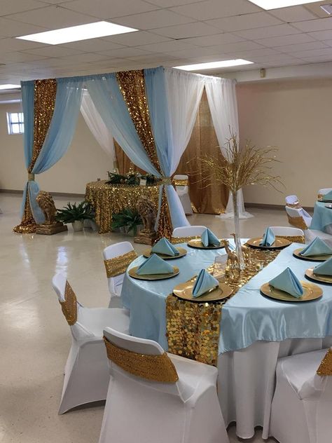 Blue And Gold Quince Decorations, Gold Quince Decorations, Blue And Gold Quince, Baby Blue Quinceanera, Cinderella Quinceanera Themes, Prince Baby Shower Theme, Cinderella Quinceanera, Wedding Table Layouts, Quince Decor