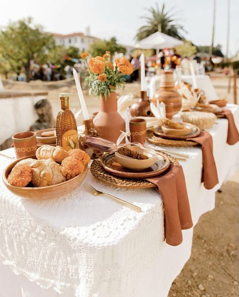 Sophisticated Mexican Party, Mexican Thanksgiving Table Settings, Mexican Style Wedding Centerpieces, Mexican Themed Candy Table, Mexican Wedding Tablescape, Hacienda Wedding Table Decor, Hacienda Birthday Theme, Mexican Style Table Setting, Mexican Barro Decor Party