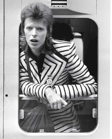 Bowie Low, Ziggy Played Guitar, Space Oddity, Major Tom, Pretty Star, Ziggy Stardust, I'm With The Band, Popular Music, Glam Rock