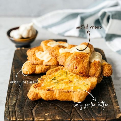 This famous pastry coatted with butter garlic savoury goodness😍 how can someone not love croissant?! https://www.instagram.com/p/CLblz_wHffv/?igshid=o0iwcc7ms7b3 Crunchy Garlic, Butter Croissant, Cheese Croissant, Garlic Cheese, Not Love, Melted Cheese, Ants, How Can, Camembert Cheese