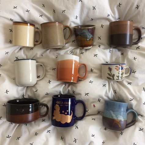 Pretty Mugs, Keramik Design, Cute Mugs, Cups And Mugs, Ceramic Pottery, Vintage Collection, Sake, Coffee Shop, Zen