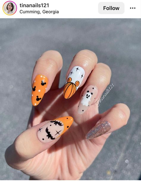 Disneyland Halloween Nails Designs, Mickey Bat Nails, Halloween Disneyland Nails, Disney Halloween Acrylic Nails, Mickey Mouse Nails Halloween, Disneyland Nail Art, Disney Halloween Nail Art, Halloween Mickey Nails, Disneyland Halloween Nails