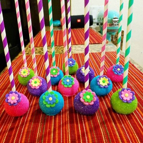 Troll Party Theme, Trolls Party Favors, Trolls Birthday Cake, Trolls Cake, Fiesta Cake, Trolls Birthday Party, Birthday Cake Pops, 4th Birthday Cakes, Girl Bday Party