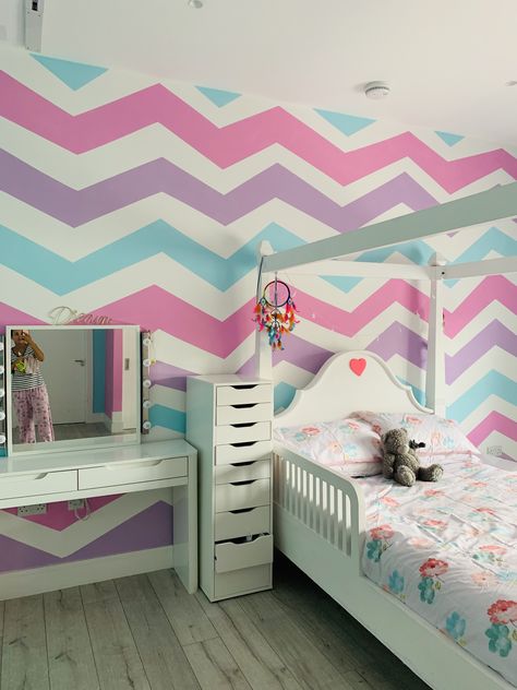 Chevron stripes done with masking tape and patience Masking Tape Painting Walls, Diy Teen, Striped Bedroom, Bedroom Things, Painting Walls, Low Loft Beds, Loft Beds, Tape Painting, Striped Walls