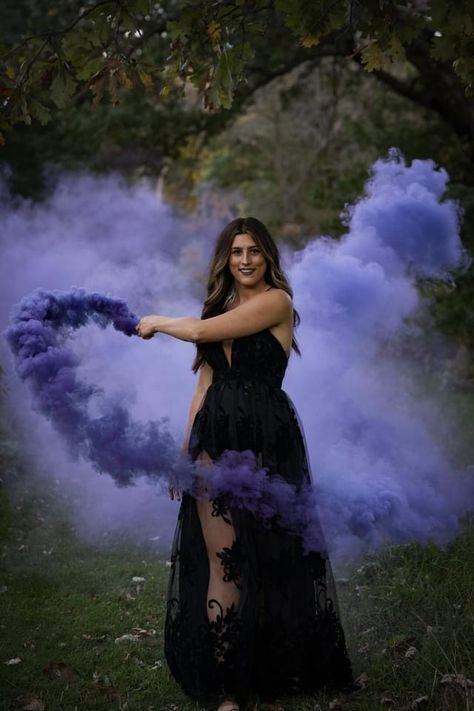 Spooky Senior Pictures, Goth Birthday Photoshoot, Kylie Photoshoot, 30s Photoshoot, 40th Photoshoot, Spooky Photography, Moody Photoshoot, Rip 20s, Spooky Shoot