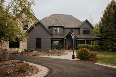 Stucco Exterior Colors, Black Paint Colors, Tudor House Exterior, Black Paint Color, Dark Paint Colors, Paint Your House, Stucco Homes, Tudor Style Homes, Stucco Exterior