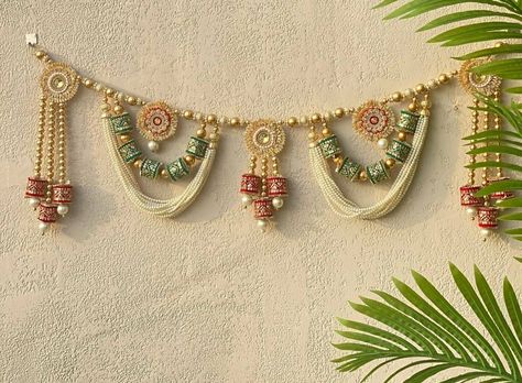 Krishna Decoration, Diwali Theme, Arti Thali, Homemade Wall Decorations, Kundan Rangoli, Diy Quilling Crafts, Handmade Decorative Items, Thali Decoration, Doddle Art