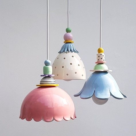 Ceramic Design Ideas, Pottery Lamps, Lamp Pottery, Pottery Lighting, Lamps Hanging, Ceramic Pendant Light, Ceramic Bell, Pottery Lamp, Diy Ceramic