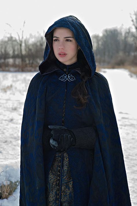 Reign -- : Anna Popplewell as Lola -- Photo: Mathieu Young/The CW -- © 2013 The CW Network, LLC. Description from pinterest.com. I searched for this on bing.com/images Reign Season 2, Gaun Abad Pertengahan, Marie Stuart, Reign Mary, Reign Fashion, Reign Dresses, Queen Of Scots, Mary Stuart, Chique Outfits