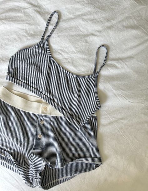 Bra And Under Set Aesthetic, Brandy Melville Boxers, Brandy Melville Set, Brandy Pajamas, Brandy Melville Pj Set, Brandy Pjs, Brandy Melville Pjs, Brandy Set, Boxer Shorts Outfit