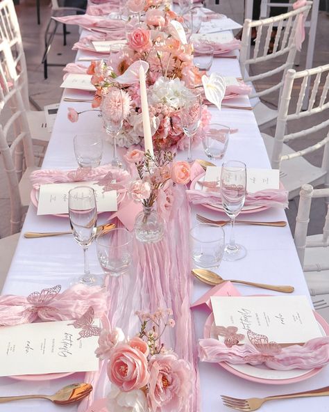 Slide to see butterflies flutter, bringing joy with their whimsical flight, a delightful sight at the butterfly themed baby shower tablescape created by us 🦋 👉 DMs to sprinkle some magic on your next event! #eventdecor #babyshower #picnictable #tablescape #babyshowerideas Pink Party Tables, Butterfly Theme Party, Picnic Birthday Party, Butterfly Birthday Party, Birthday Dinner Party, Picnic Birthday, Garden Party Birthday, Butterfly Baby Shower, Tea Party Bridal Shower