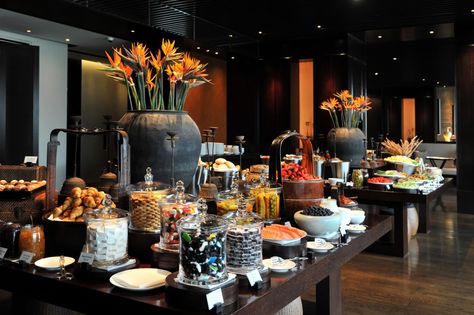 R Puli Hotel Shanghai, Restaurant Remodel, Hotel Breakfast Buffet, Buffet Stations, Hotel Buffet, Best Buffet, Raw Bar, Home Bar Sets, Buffet Decor