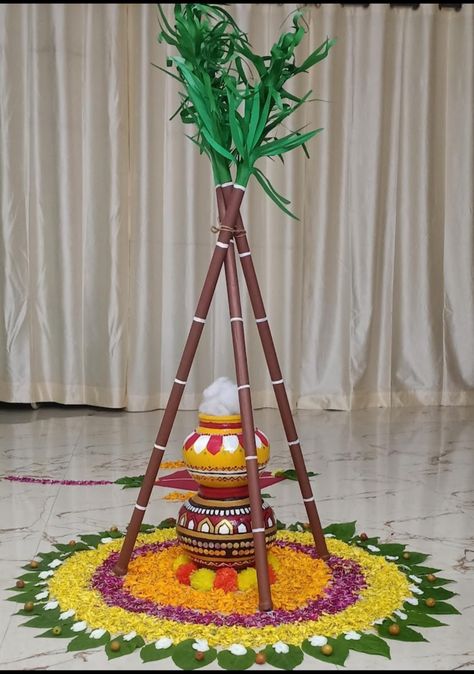 Pongal Diy Crafts, Gollu Decorations Ideas, Decoration For Sankranti, Pongal Celebration Decoration In School, Sankranthi Board Decoration Ideas, Pongal Backdrop Ideas, Sankranti Decoration Ideas At Home, Shashtipurthi Decoration, Haldi Kunku Gift Ideas