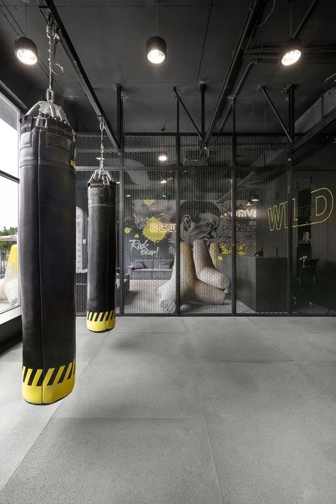 Boxing Gym Design, Garage Gym Flooring, Fitness Design Gym, Gym Architecture, Fitness Center Design, Boutique Gym, Gym Design Interior, Mini Gym, Mma Gym