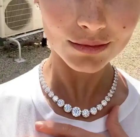 Chunky Diamond Necklace, Luxury Necklace Diamonds, Tennis Necklace Diamond, Rich Jewelry, Most Expensive Jewelry, Expensive Necklaces, Round Diamond Necklace, Baguette Diamond Necklace, Beautiful Diamond Necklace