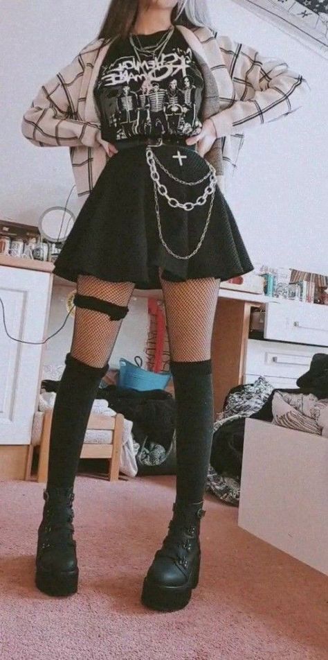 Goth Gifts, How To Impress, E Girl Outfits, Egirl Outfits, Alt Outfits, Rock Outfit, Dark Outfits, Goth Girl, Alt Fashion