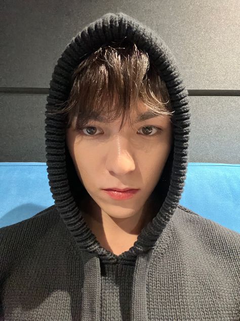 🎧 on X: "240214 vernon weverse post 🌟 🐻‍❄️ hapbir carat https://t.co/cl4D30QNrt" / X Vernon Seventeen Selca, Vernon Selfie, Cute Vernon, Selca Poses, Vernon Selca, Vernon Cute, Vernon Photocard, Vernon Weverse, Seventeen Selca