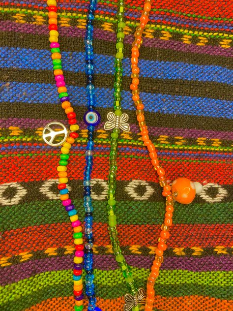 Mushroom Seed Bead, Bead Bracelets Diy, Rainbow Peace Sign, Seed Bead Bracelets Diy, Bead Rainbow, Seed Bead Patterns Free, Seed Bead Bracelets Tutorials, Collar Hippie, Hippie Crafts