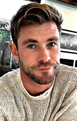 Chris Hemsworth Limitless, Chris Hemsworth Gif, Ryan Phillipe, Summer Menswear, Chris Hemsworth Thor, Soft Autumn, Chris Pratt, British Men, Muscular Men