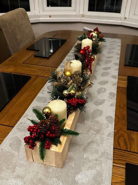 Wood Decor For Christmas, Center Table Decor Christmas, Christmas Crafts Table Centerpieces, Christmas Rustic Table Decor, Christmas Decoration For Table, Christmas Decor Items, Christmas Home Decoration, Christmas Box Decor, Table Decorations For Christmas