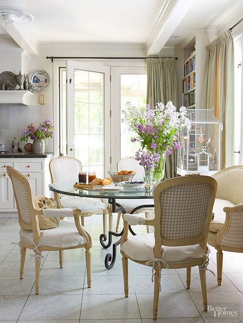 French Inspired Kitchen, Parisian Kitchen, French Country Rug, Kitchen Table And Chairs, Carved Furniture, French Kitchen, Chic Kitchen, French Country House, Trendy Kitchen