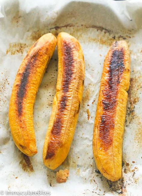 Baked Plantains Plantain Recipes Baked, Baked Plantains Recipes, Plantain Bread, Roasted Plantains, Herbs Remedies, Baked Plantains, Cooking Bananas, Carribean Food, Plantain Recipes