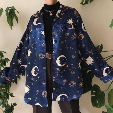 Galaxy Outfit, Modest Girly Outfits, Woman In Suit, Star Clothing, Space Shirts, Funky Outfits, Mode Inspiration, Vintage Prints, Shirt Online