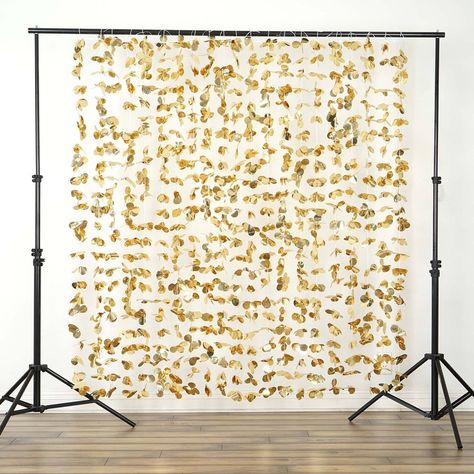 Dazzling Metallic Foil Flower Wedding Backdrop- Gold- 6ftx6ft | Add a huge dose of glimmer and shimmer into your wedding or party background, Photo Booth, entryway or door decoration with our dazzling metallic foil flower garland backdrops. These glistening foil flower backdrops will not only ooze oodles of glitz and glam into your event, but will also serve as a perfect decorative accent for your celebration. The seamless sheen and impeccable luster of these glinting blossoms will create a trul Flower Garland Backdrop, Windows Kitchen, Flower Backdrop Wedding, Garland Backdrops, Gold Backdrop, Flower Curtain, Doorway Curtain, Event Backdrop, Deco Originale