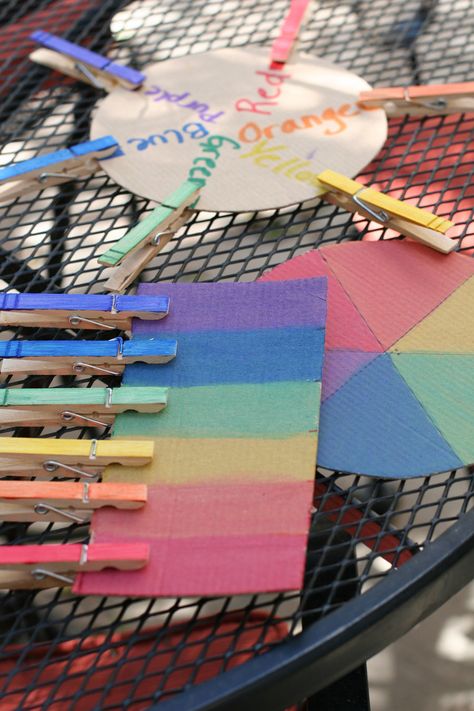 The Clothes Pin game. Match colors for a great small motor skills activity. Clothes Pin Fine Motor Activities, Outdoors Game, Clothes Pin Game, Fine Motor Skills Activity, Motor Skills Activity, Clothes Pin Games, Motor Art, Grandparents Day Crafts, Matching Activities