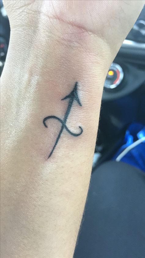 Sag Symbol Tattoo, Sagittarius Face Tattoo, Sagittarius Neck Tattoo, Jupiter Tattoo Sagittarius, Small Sagittarius Tattoos For Women, Sagittarius Tattoo For Men, Sagittarius Tattoo Minimalist, Sag Tattoo, Sagittarius Tattoo Ideas