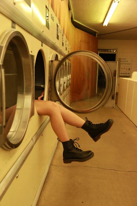 Laundry Day Photoshoot, Retro Laundry Mat Photoshoot, Location For Photoshoot, Washing Machine Photography, Vintage Laundromat Photoshoot, Laundry Photoshoot Ideas, Launderette Photoshoot, Clothing Rack Photoshoot, Laundry Mat Photoshoot Vintage