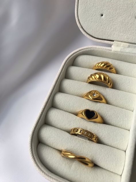 Affordable Gold Rings, Everyday Gold Ring, Trendy Rings Gold, Classy Gold Rings, Handmade Gold Earrings, Stunning Rings, Rings Trendy, Crafted Gifts, Trendy Jewellery