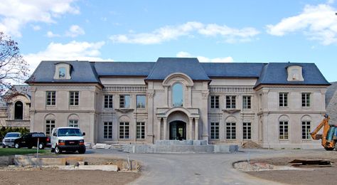 30,000 square foot home in Toronto's Bridle Path.  Has 4500 square foot indoor pool, 13 bathrooms, 8 bedrooms, 3 laundry rooms, 1 library, a soccer field and home theatre.  We supplied our North Country Unfading Black roofing slate, 18" x 10" x 1/4" Classical Architecture House, Mansion Ideas, Classical House, Luxury Houses Mansions, Houses Mansions, Dream Mansion, Fotografi Digital, Toronto Life, Classic Architecture