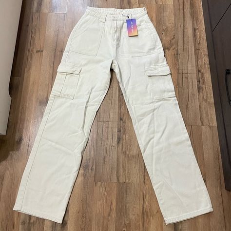 Cream Cargo Pants Cream Cargos, Cream Cargo Pants, White Cargo Pants, Shein Pants, Cream White, Cargo Pants, Style Fashion, Khaki Pants, Cream