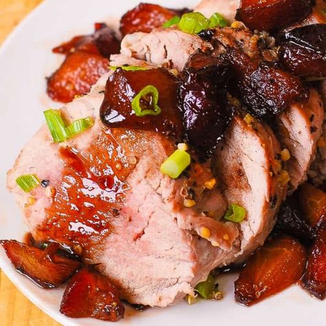 Julias Album, Plum Sauce Recipe, Smoked Pork Tenderloin, Baked Pork Tenderloin, Pork Sauce, Plum Recipes, Roasted Pork Tenderloins, Plum Sauce, Pork Glaze