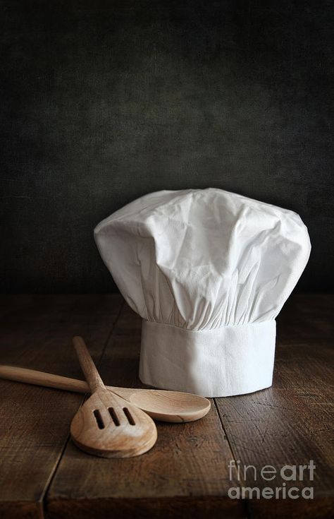 Culinary Arts Schools, Culinary Chef, Hat Aesthetic, Female Chef, Fine Restaurant, Chef Hat, Cooking Chef, Chefs Hat, Celebrity Chefs