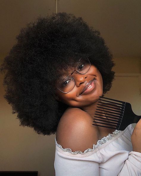 Just Wanted To Say Hi, Afro Puff Hairstyles, Femininity Aesthetic, Hair Puff, Quick Natural Hair Styles, Type 4 Hair, 4c Natural, Pelo Afro, 4c Natural Hair