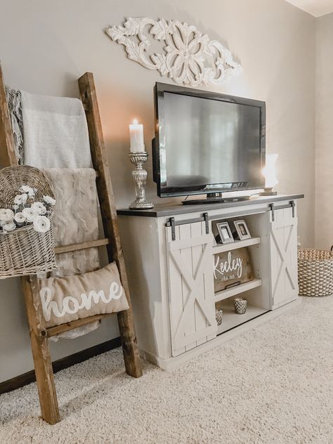 Follow my Instagram for more! @thekeeleysonfairway Cozy Farmhouse Tv Room, Cute Farmhouse Decor Living Room, Cute Living Room Ideas Farmhouse, Living Room Farmhouse Ideas, Farmhouse Decor Entertainment Center, Small Living Room Ideas Apartment Western, Farmhouse Style Apartment, Townhouse Decorating Living Room, Diy Farmhouse Tv Stand