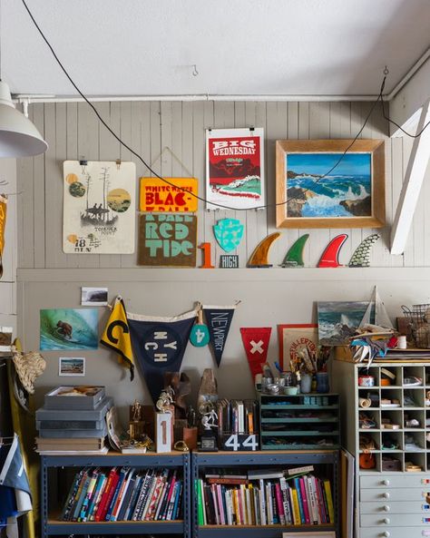 8 Surf-Inspired Homes That'll Make You Want to Move to the Coast Surfer House Decor, Surf Shack Aesthetic, Boho Beach House Surf Shack, Surf Shack Bedroom, Surf House Decor Interior Design, Surfer Room Aesthetic, Surf Interior Design, Surf Shack Interior, Surf Shop Interior