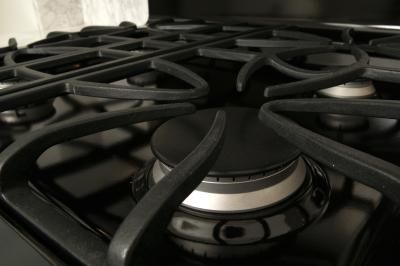 Natural Oven Cleaning, Clean Stove Grates, Clean Stove Burners, How To Clean Burners, Cast Iron Burner, Clean Stove, Cast Iron Cleaning, Gas Stove Top, Cast Iron Stove