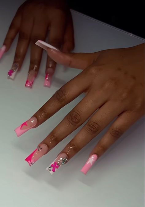 Cute Pink Nails Acrylic, Cute Pink Nails Short, Cute Pink Nails Design, Pink Nails Christmas, Pink Nails With Charms, Nails Design Classy, Pink Nails Simple, Nails Cute Pink, Pink Nails Cute