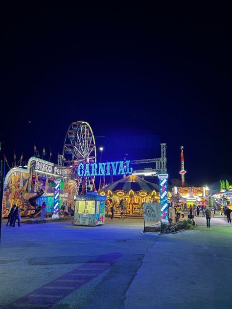 Carnival Asthetic Picture, Carnival Reference, Fairs At Night, Carnival Food Stand Aesthetic, Magic Carnival, Fair At Night Aesthetic, Night Carnival Aesthetic, Small Town Carnival, 80s Carnival