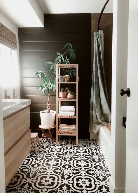 17 Bathroom Accent Wall Ideas That You Will Love! Accent Wall In Master Bath, Accent Wall Bathroom Painted, Accent Wall In Bathroom, Bathroom Accent Wall Ideas, Accent Wall Bathroom, Bold Paint Colors, Accent Wall Ideas, Bathroom Accent Wall, Tropical Bathroom